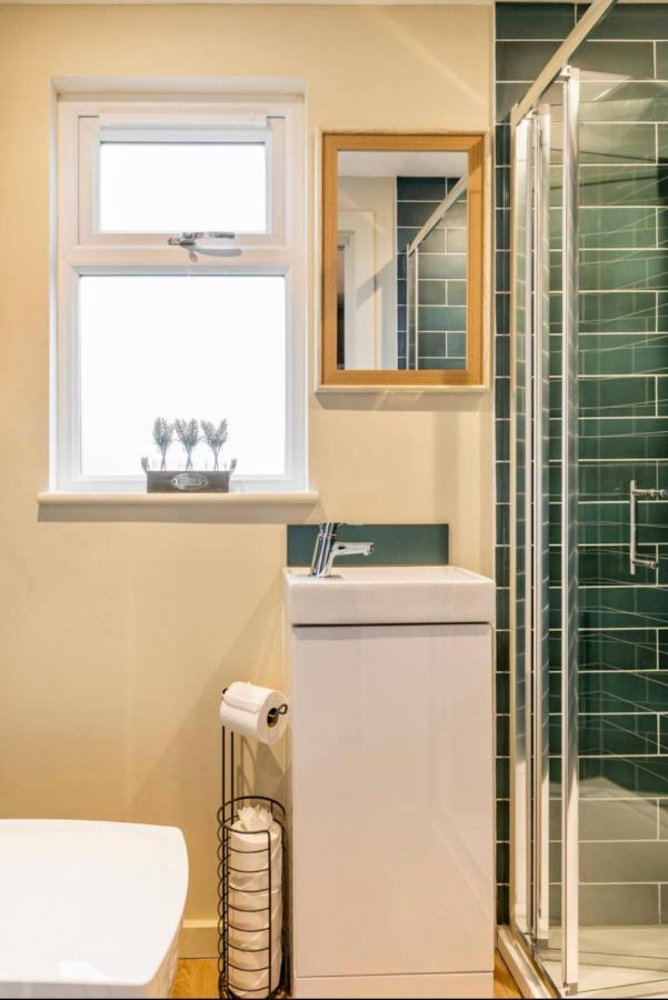 The Hideaway By The Sea - Free Parking Appartement Hove Buitenkant foto
